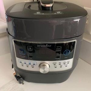 BRAND NEW - PAMPERED CHEF - AIR COOKER - Unused